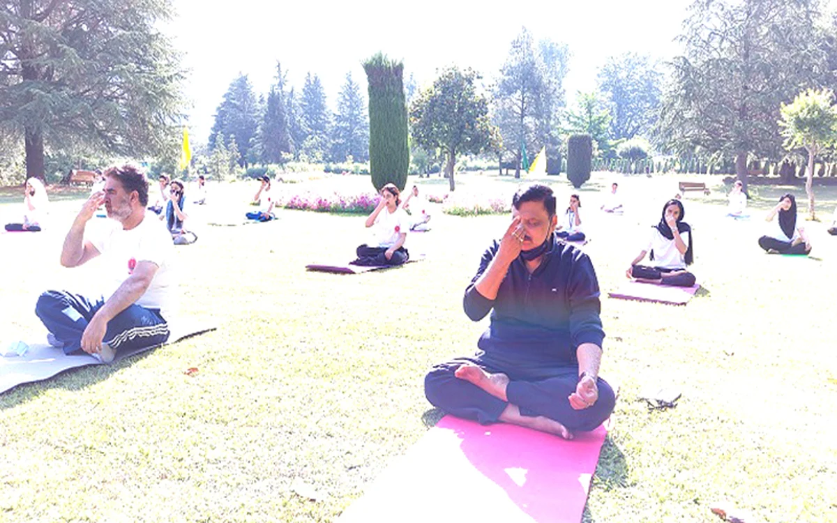 Alok Kumar joins students in celebrating International Yoga Day