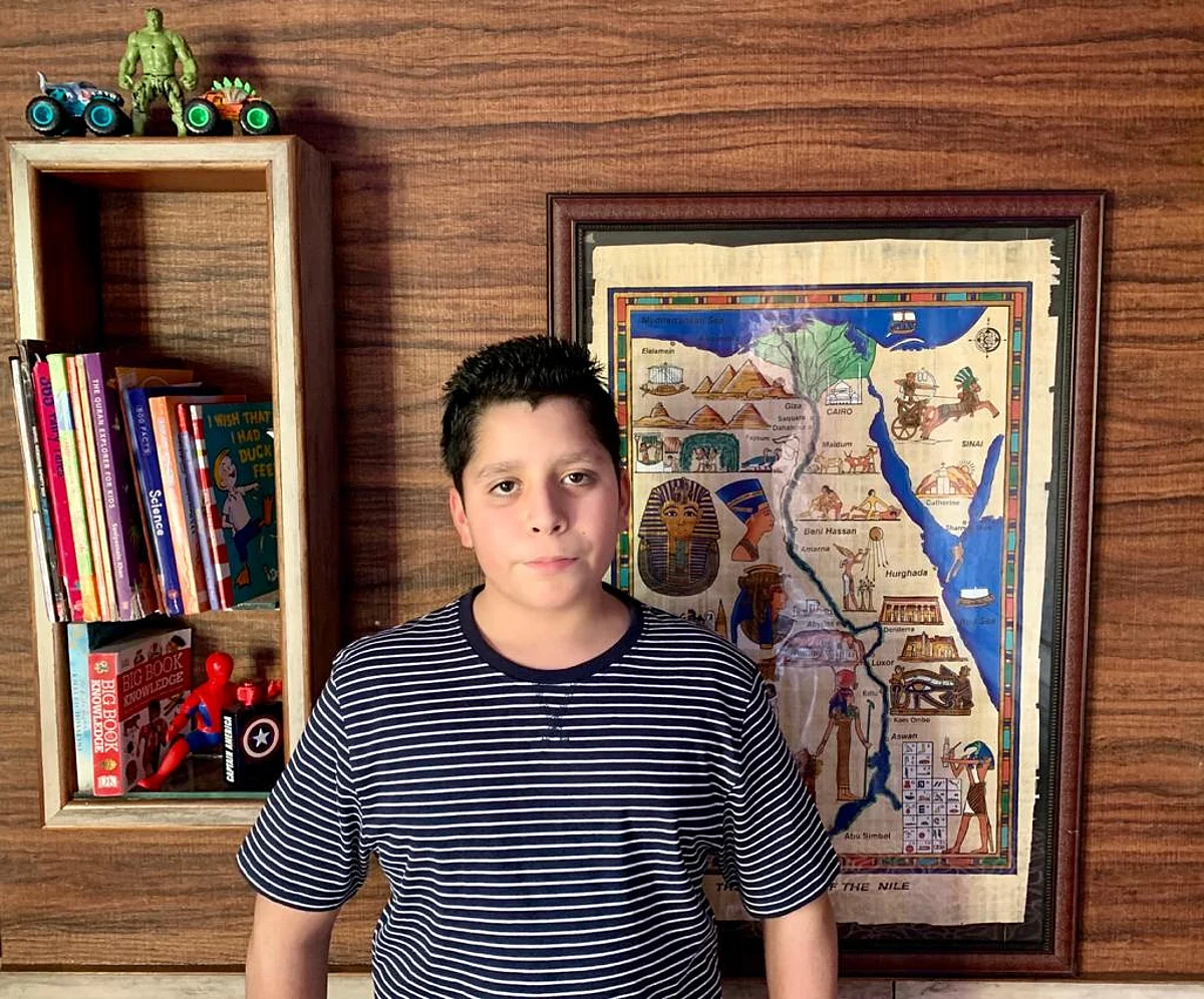 Srinagar boy creates world record by identifying all UN recognised 195 flags in record time