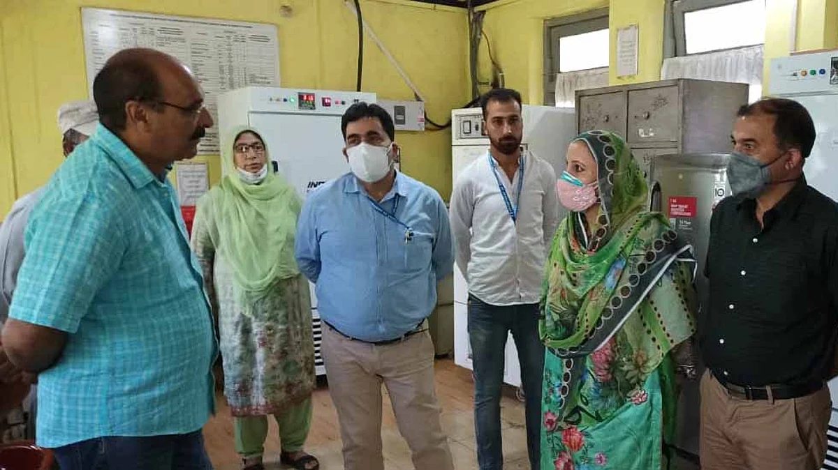 Director Agriculture inspects Seed Testing Labs