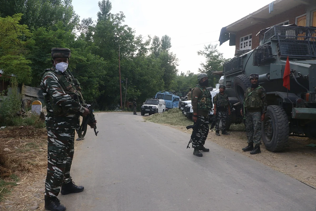 Militant killed in Shopian gunfight