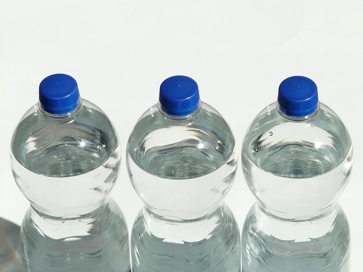 Tehsildar hospitalised after shopkeeper ‘mistakenly’ sells him battery acid instead of mineral water in Kulgam