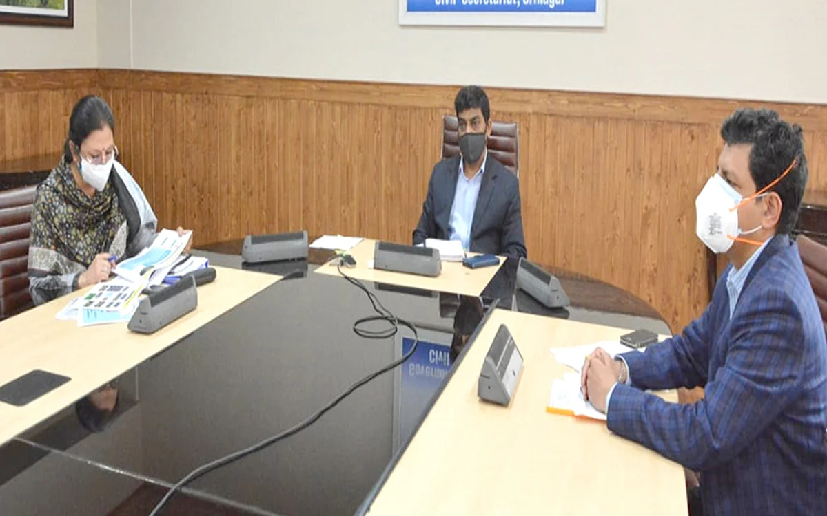 CS reviews execution of mining leases in J&K