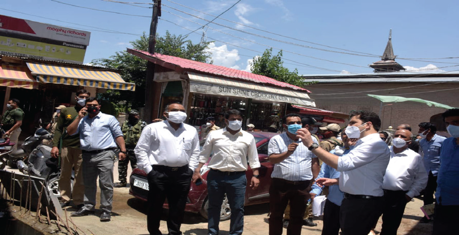Div Com Kashmir conducts city tour, reviews civil works