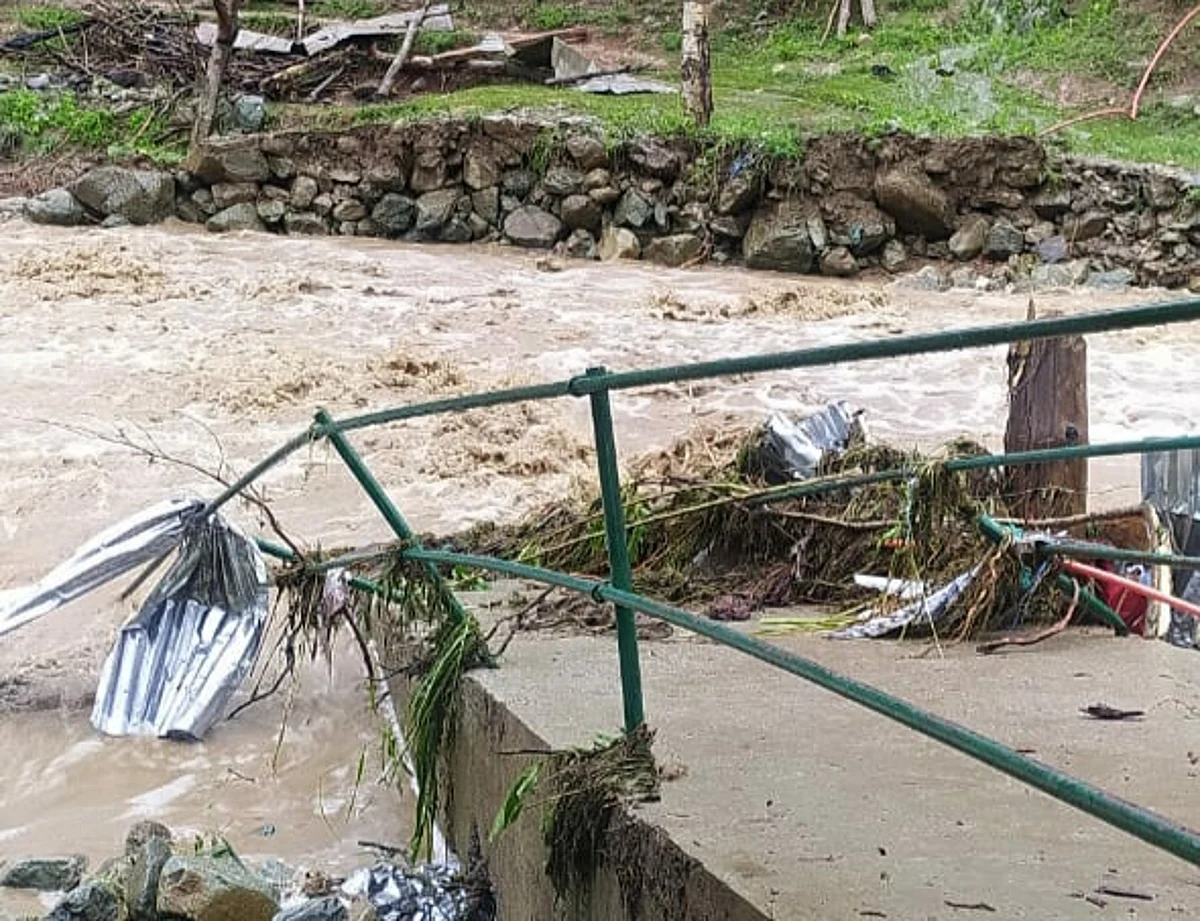 Residential house, mosque partially damaged as heavy rains, possible cloudburst trigger flash floods in Bandipora