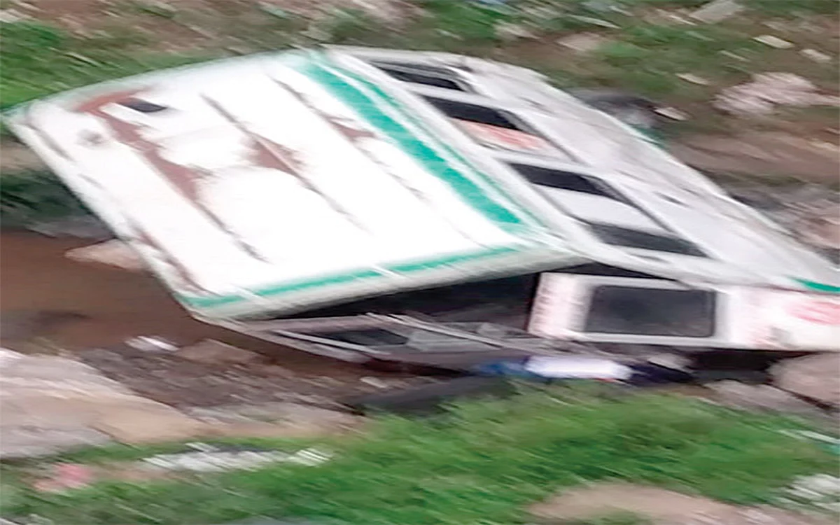 Woman dies, 2 injured as ambulance falls into gorge
