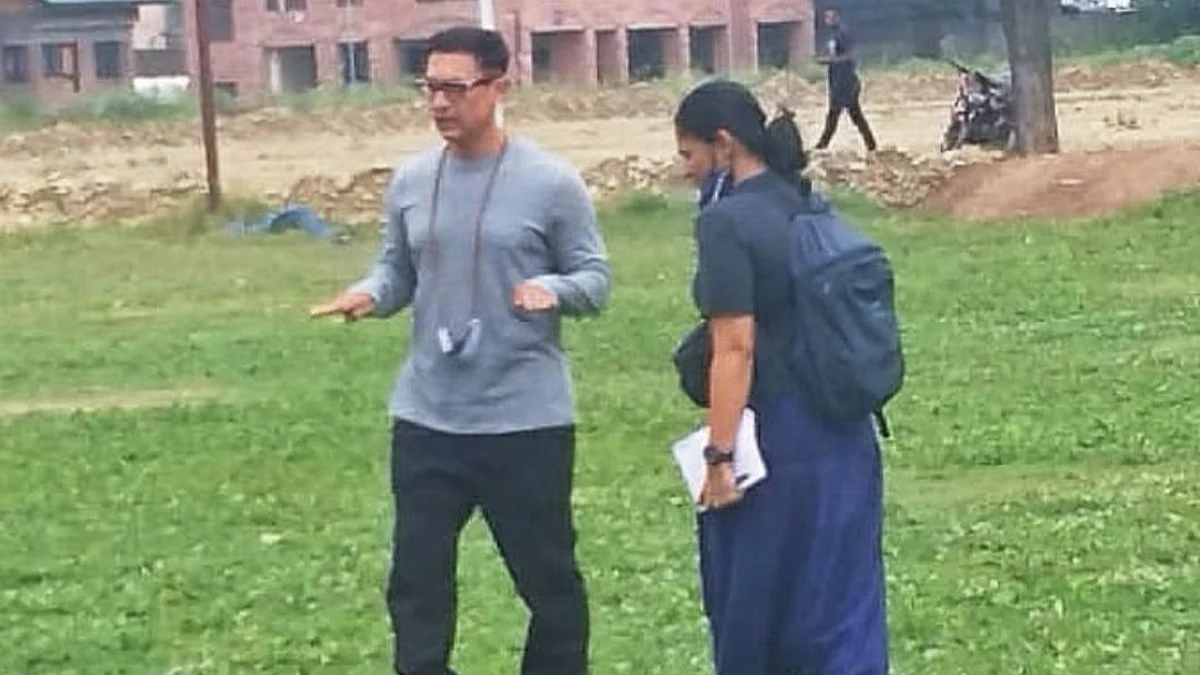 Bollywood superstar Aamir Khan visits Srinagar college