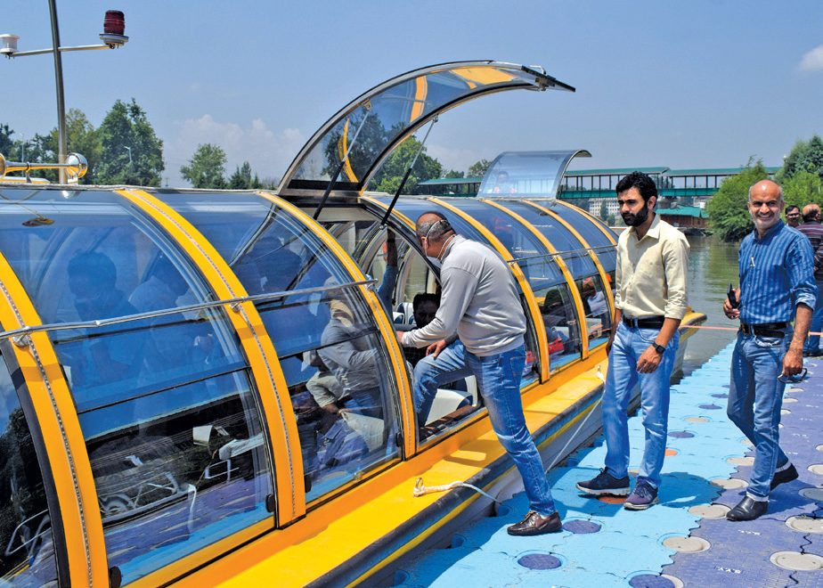 Bus boat makes trial run on Jhelum to revive water transport