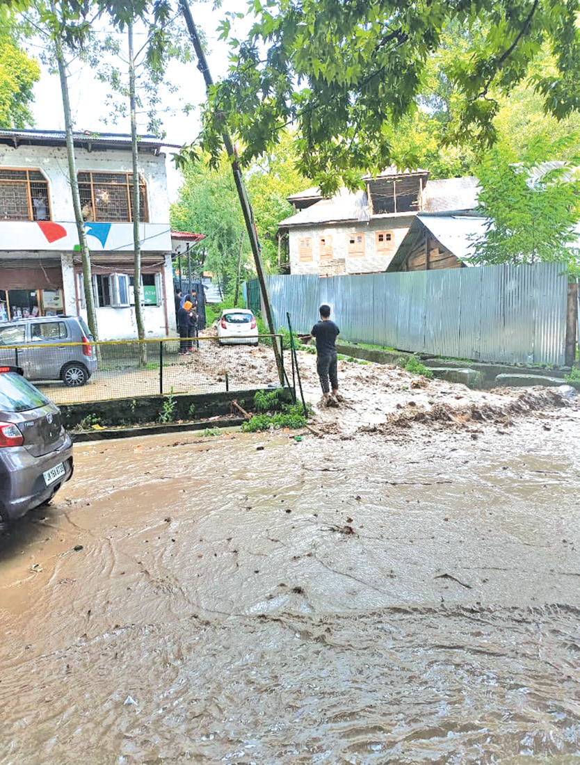 Flash floods again hit Kashmir areas