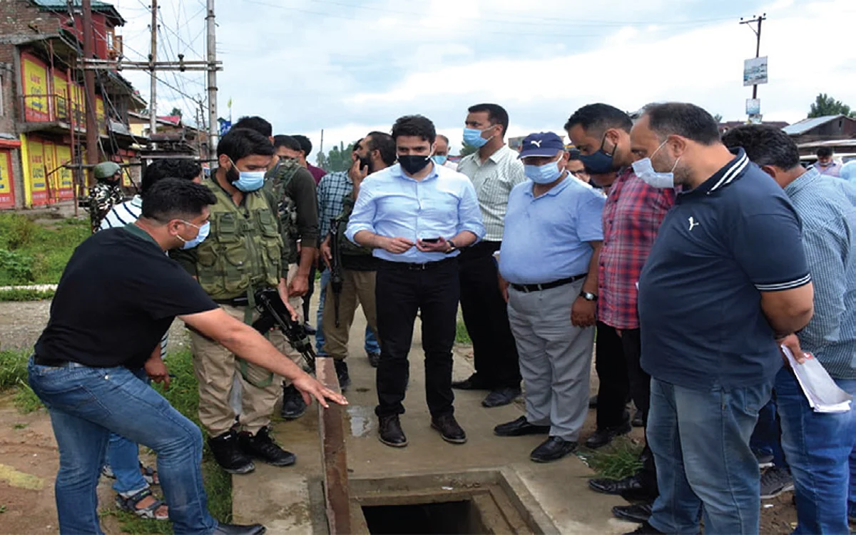Commissioner SMC conducts city tour, reviews various civil works