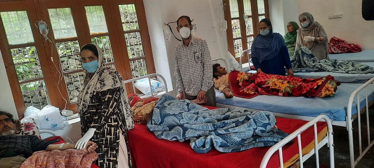 Woman dead, dozens ill as mass diarrhea and vomiting outbreak hits J&K's Banihal