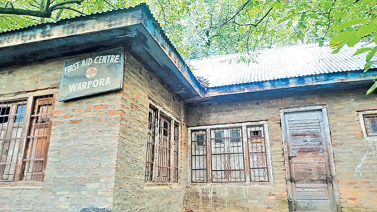 Medical Aid Centre Warpora Magam lacks staff, people suffer