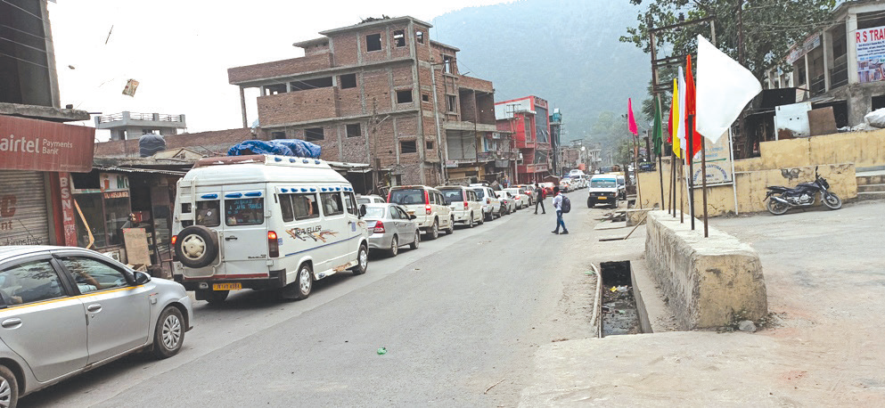 Sgr-Jmu highway witnesses traffic jams