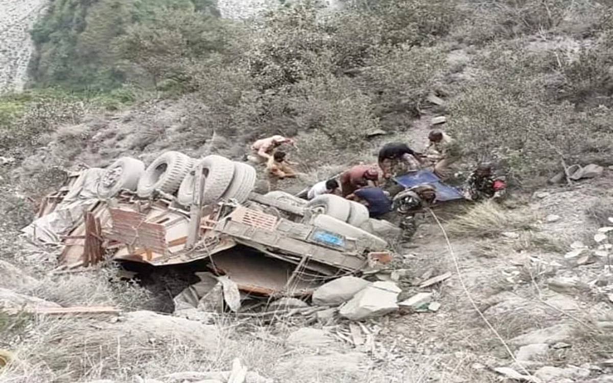 1 killed, 1 injured as truck falls into gorge
