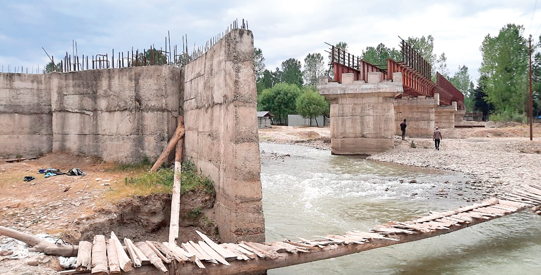 4 yrs on, bridge connecting Kulgam to national highway awaits completion