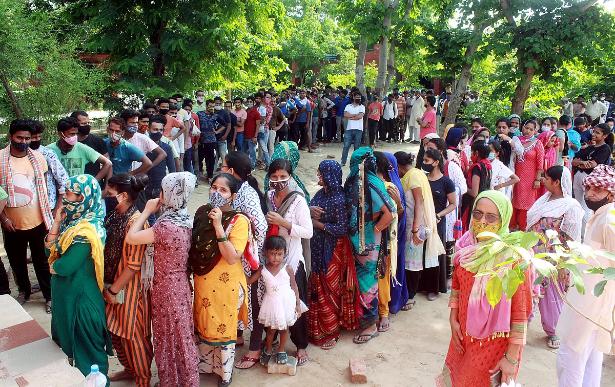 733 fresh COVID fatalities, 16,156 new cases in India