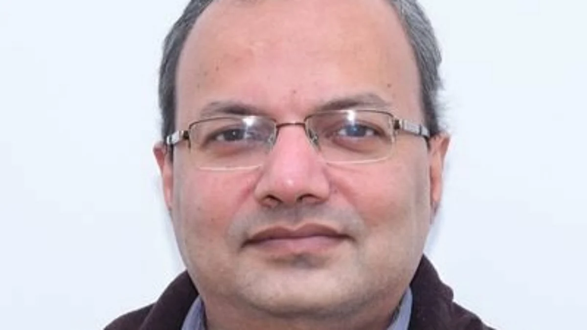 IIT-K Prof says COVID 3rd wave possibility now negligible