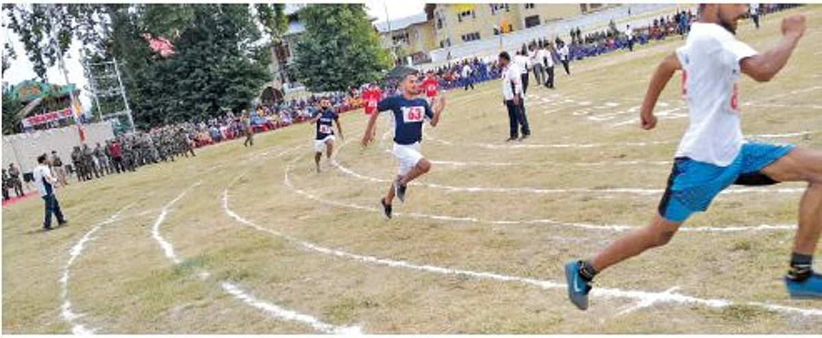 The pulsating final events in Athletics, Volley Ball and Kabbadi enthralled the large crowd.