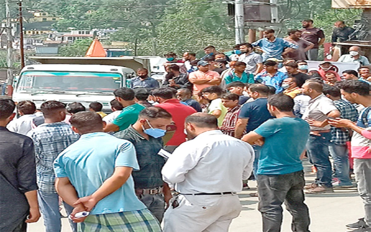 ABVP activists protest in Ramban, block highway