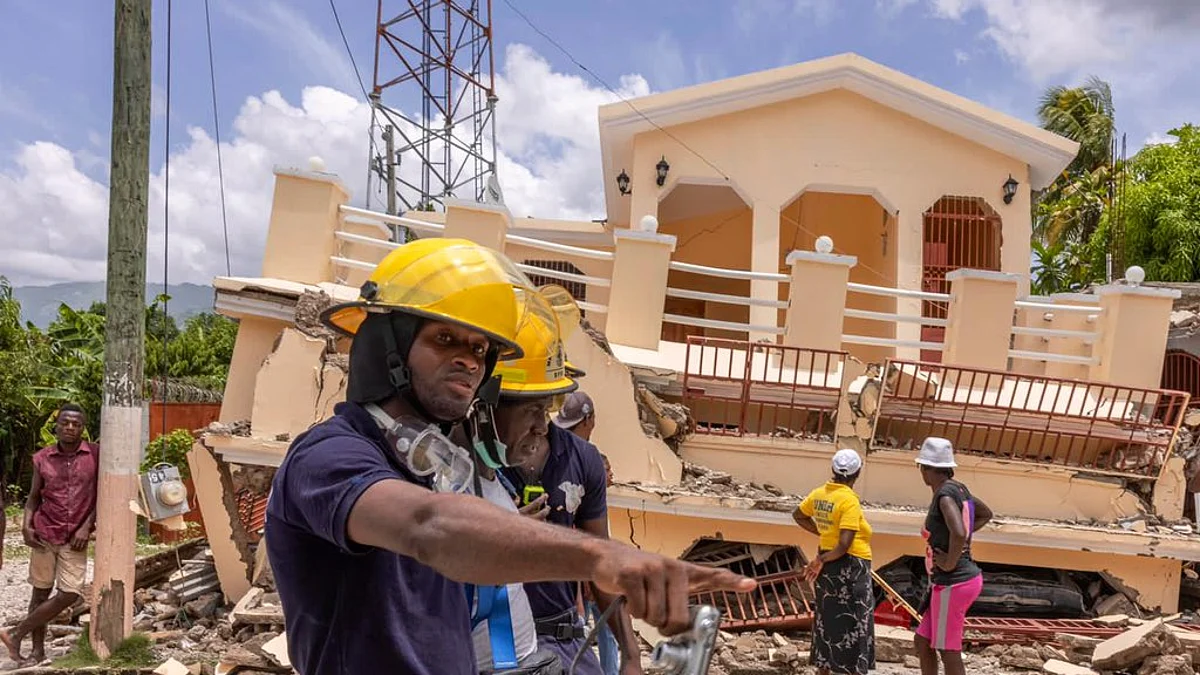 The earthquake had its epicentre some 125 km west of Port-au-Prince and had a depth of 10 km, which is why at the time a tsunami alert was issued, but was later cancelled.