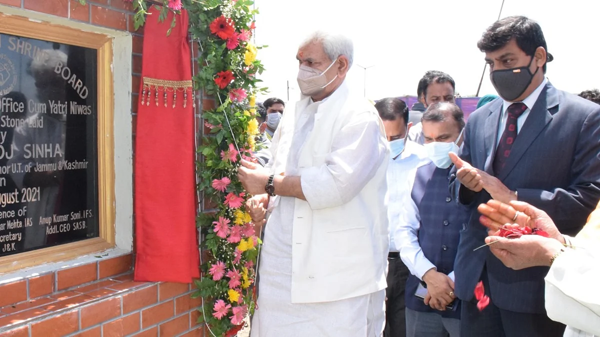 LG lays foundation stone of Office-cum-Yatri Niwas of SASB in Srinagar