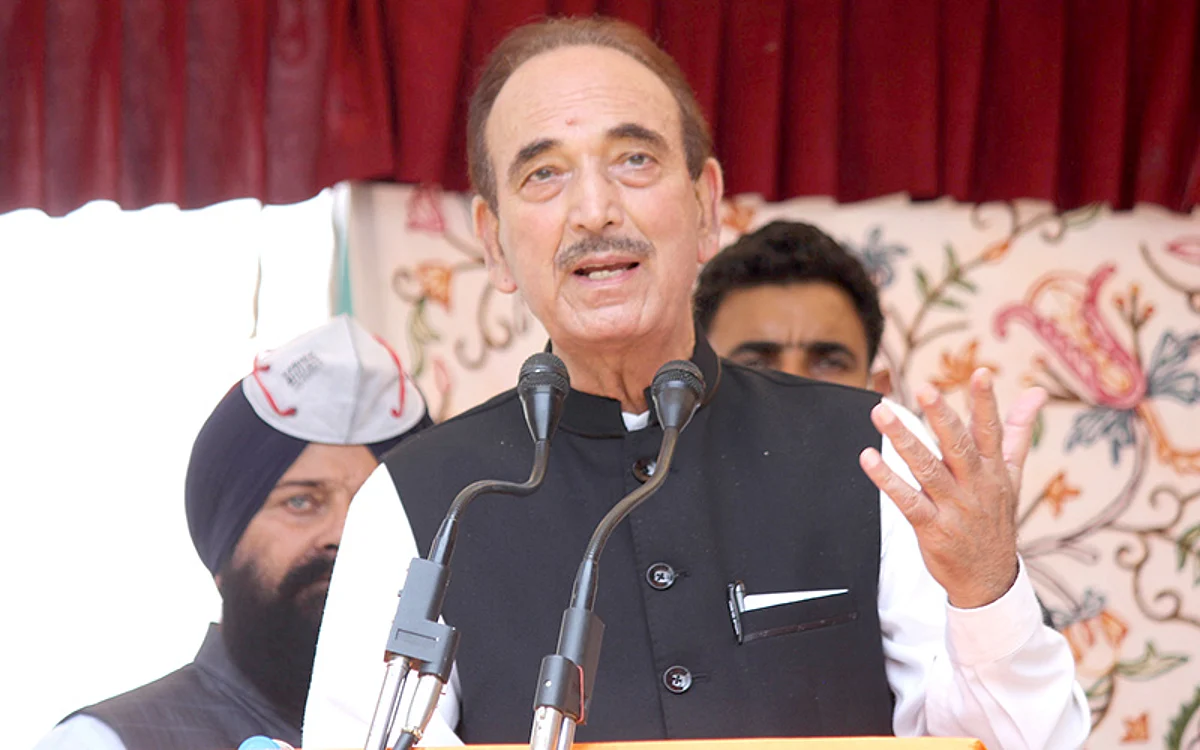 " There is no accountability, no body to listen to the public grievances. The work culture is missing," Azad regretted.