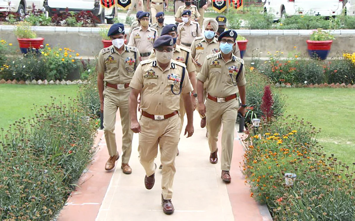 DGP chairs security review meeting in Kulgam