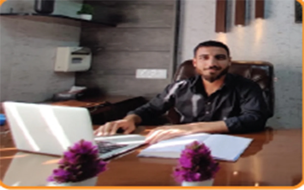 Young Engineering Graduate From Baramulla Sets up Online Service for Real Estates Business