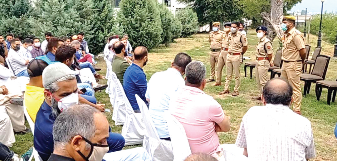 Police facilitates PCPG meeting in Srinagar