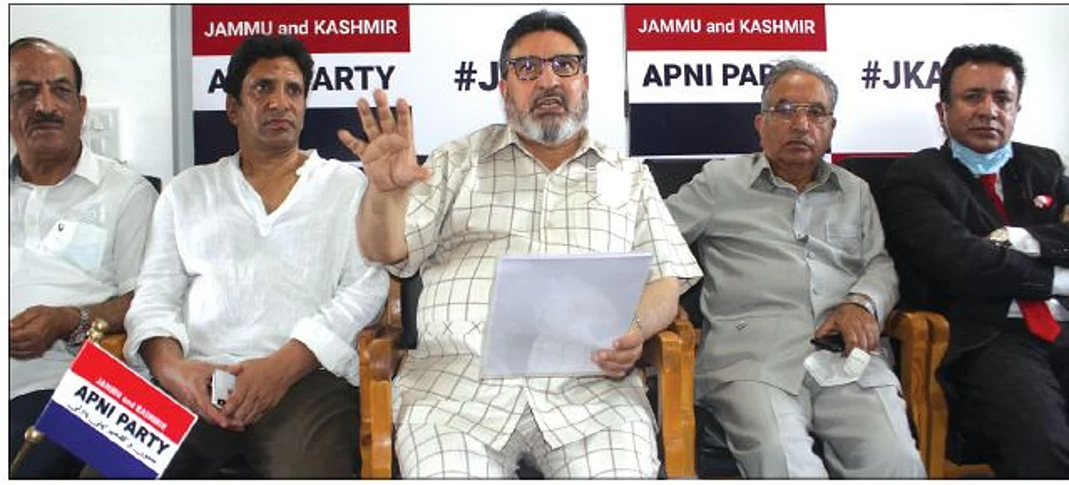 Apni Party convenes Core Group meet|
Haven’t given up on restoration of J&K’s identity: Altaf Bukhari