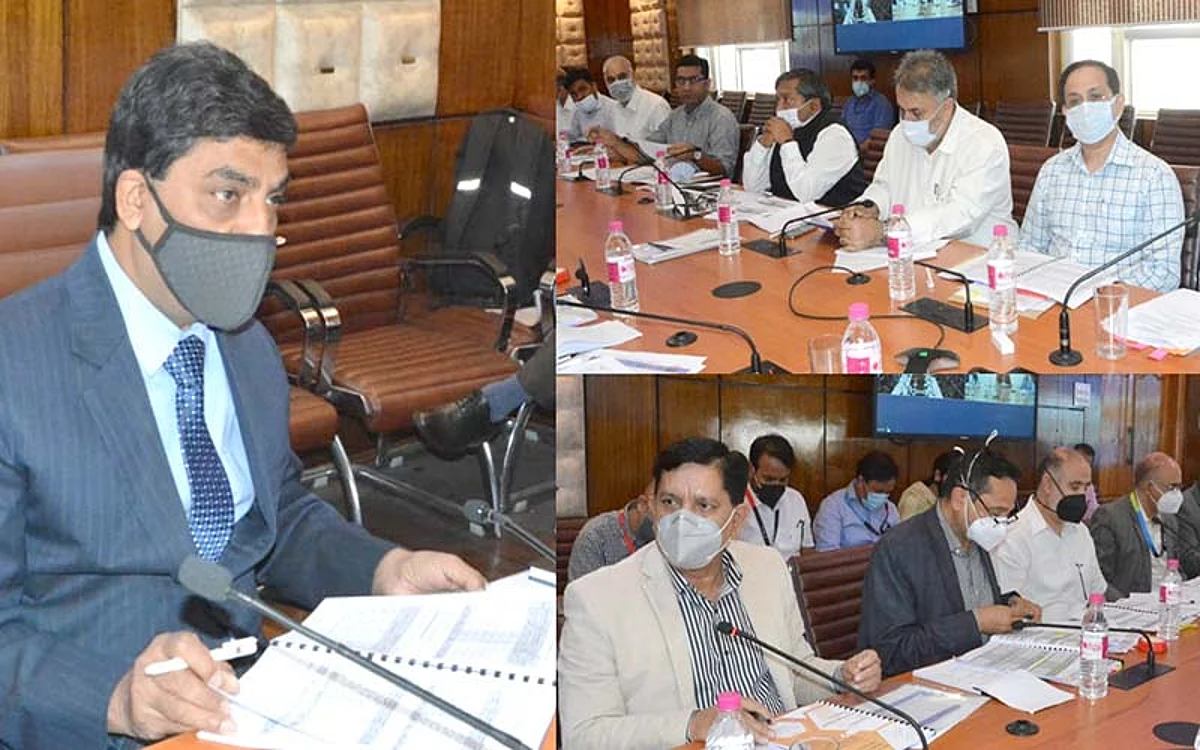 CS reviews progress achieved in employment generation schemes