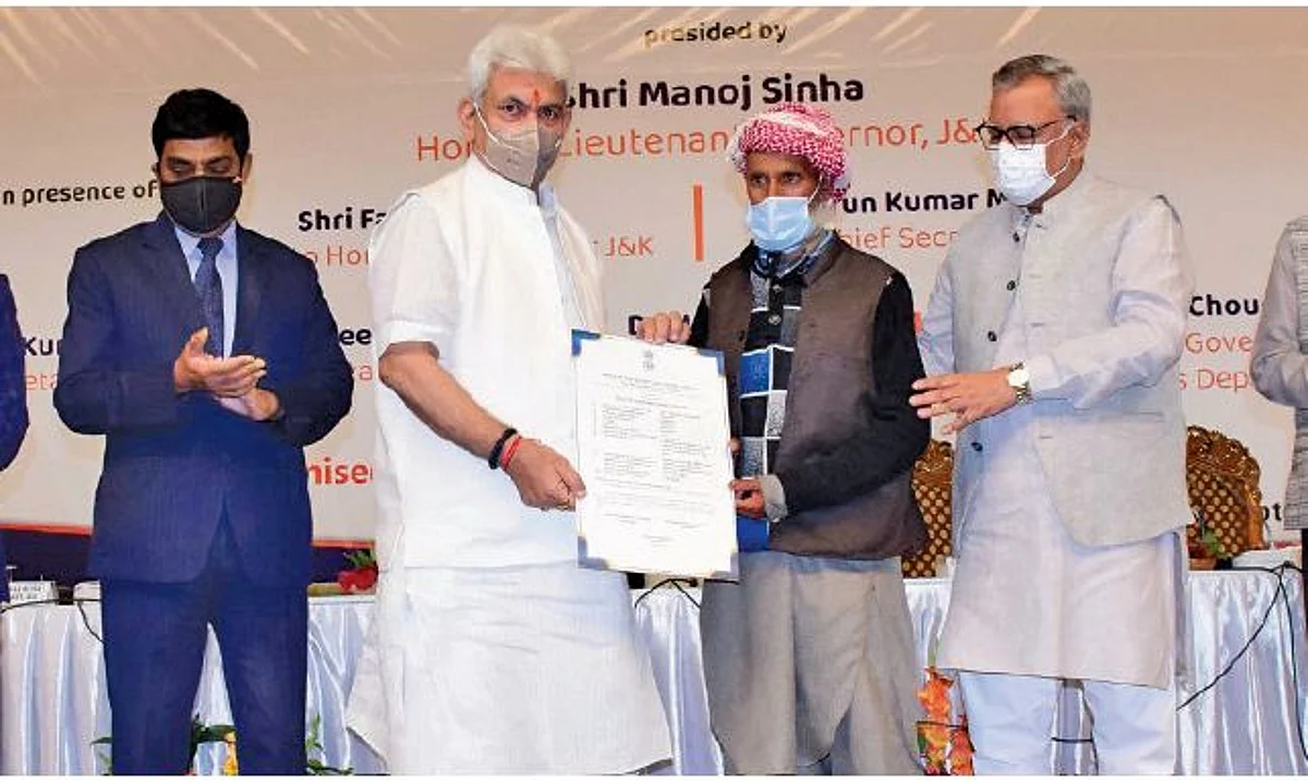J&K marching ahead in granting due rights to tribal community: LG