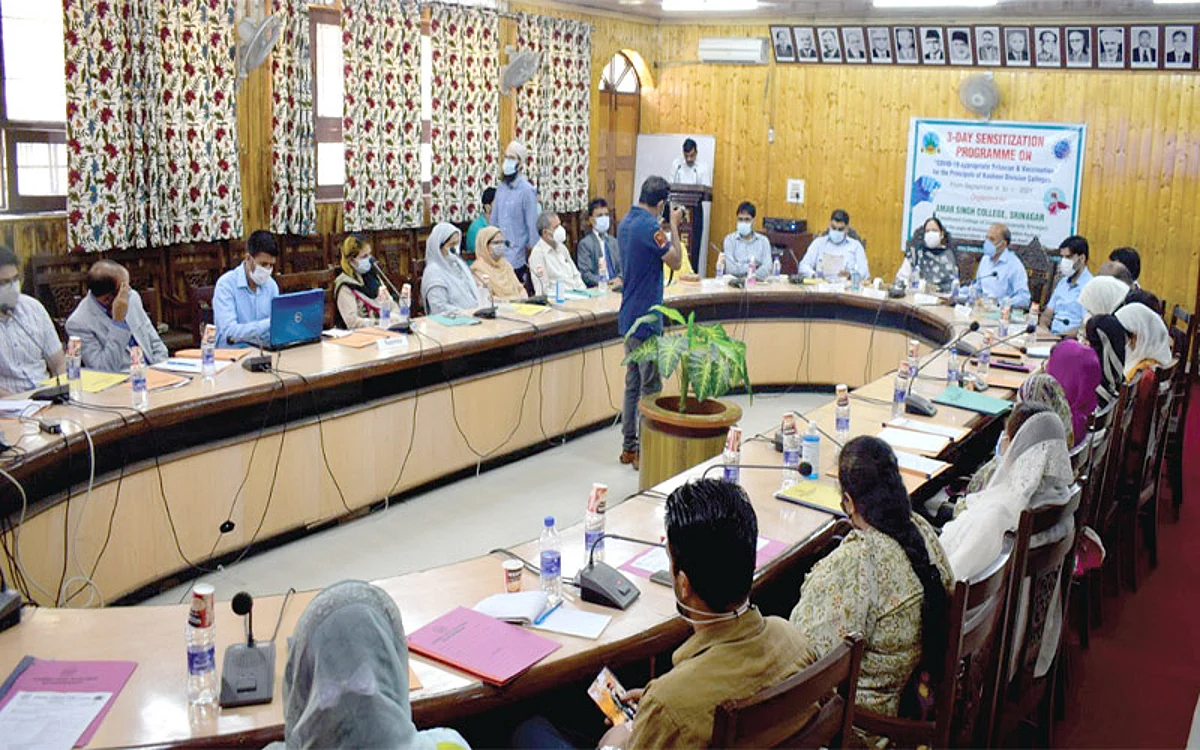 ‘Adherence to CAB, vaccination of staff, students essential for reopening of colleges’