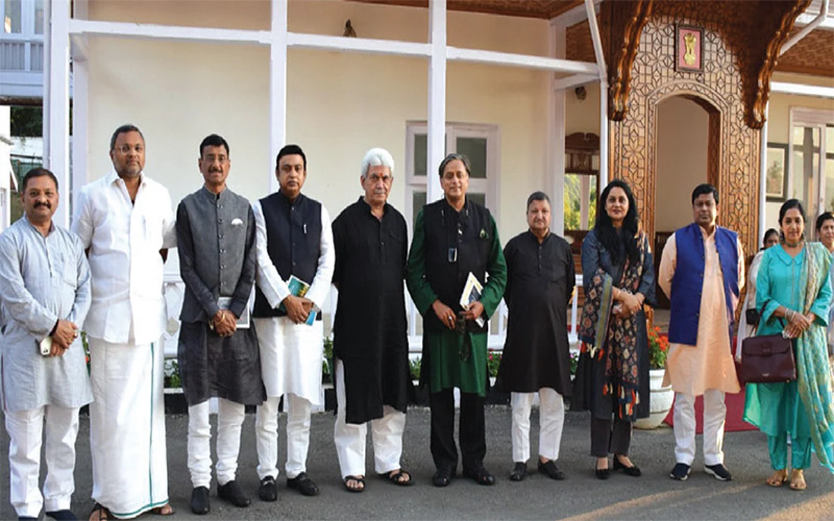LG meets members of parliamentary panel on IT