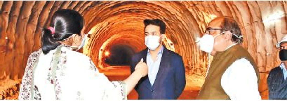 Union Minister for I&B inspects Z-Morh, Zojila tunnel projects