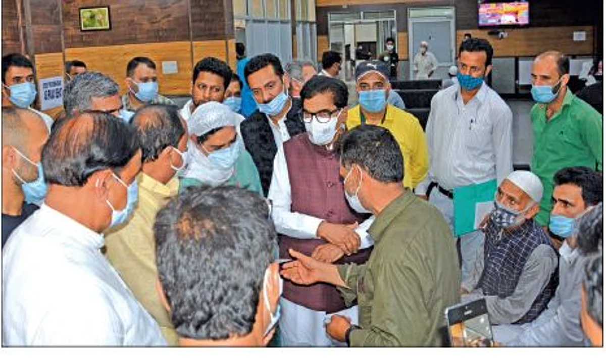 Parliamentary Committee visits Kashmir hospitals