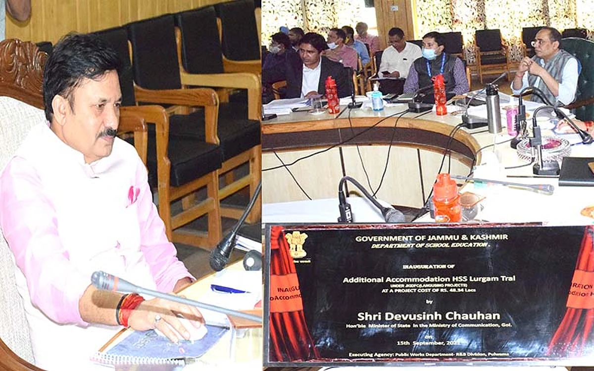 Union MoS for Communication e-inaugurates developmental projects at Pulwama