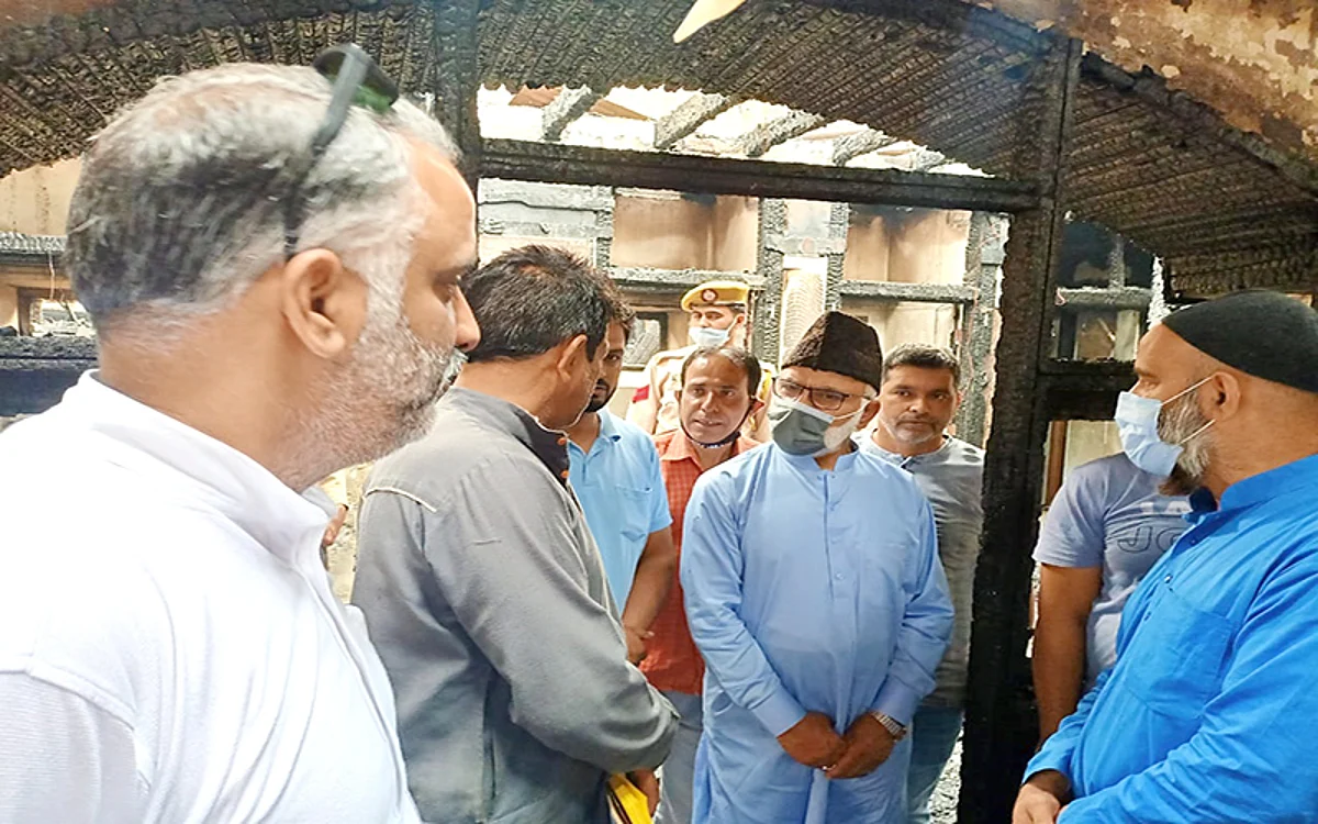Sagar seeks relief for Khanyar fire victims