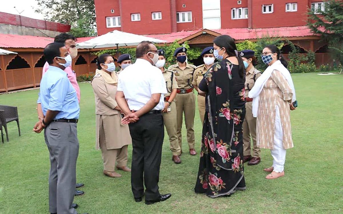 Union Minister interacts with JKP officers
