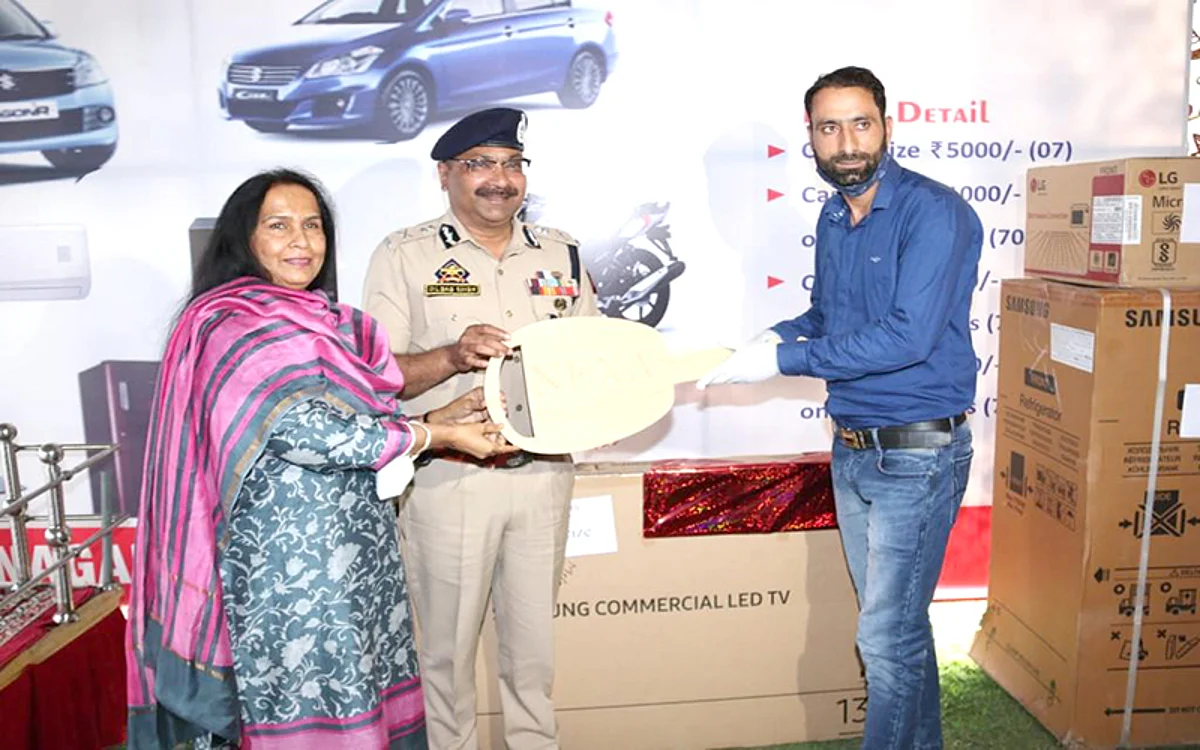 Prizes of 32nd Police-Public Mela distributed among Kashmir zone winners