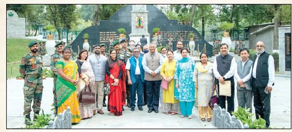 Parliamentary Standing Committee completes 3-day Kashmir visit