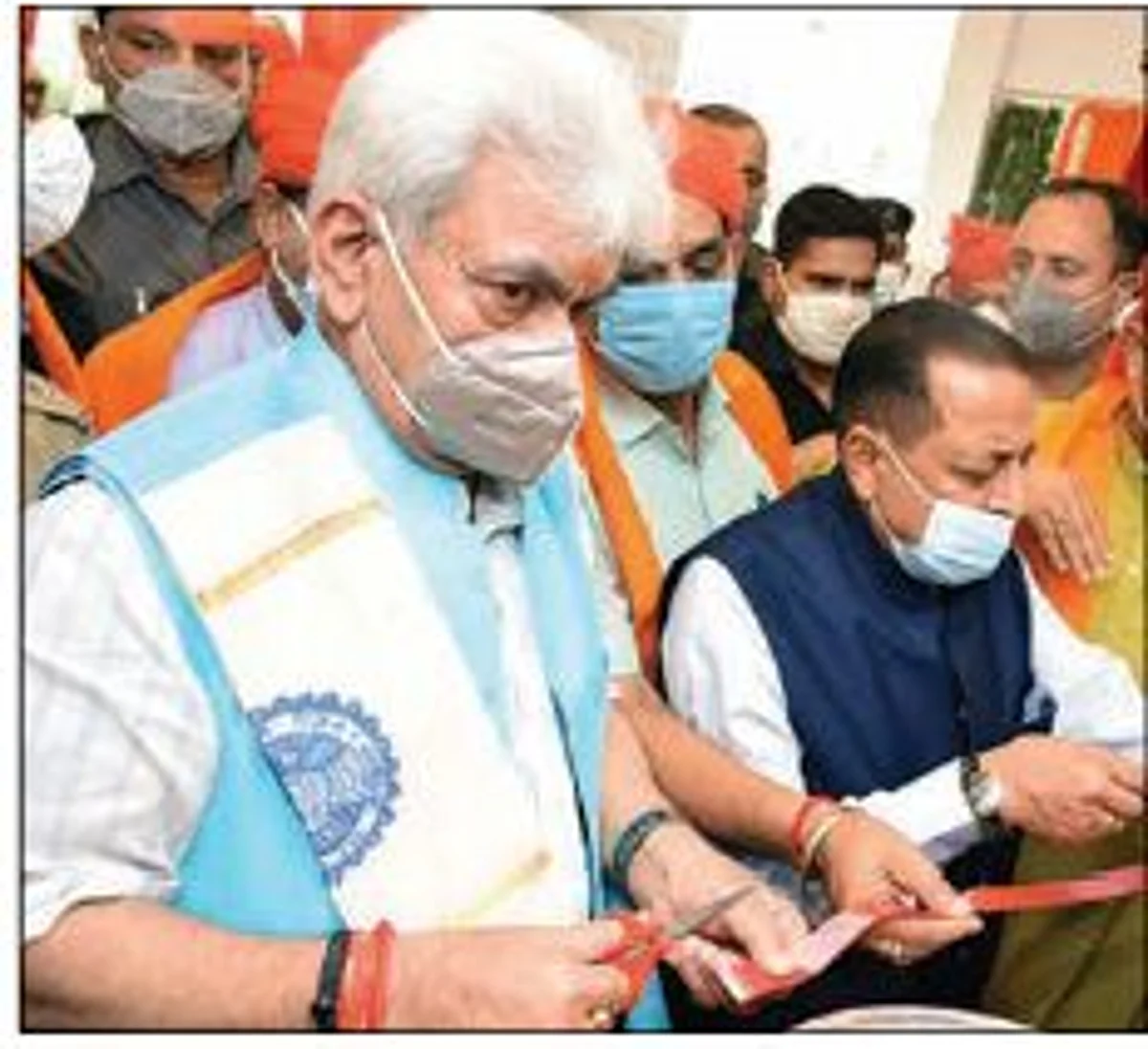 The Jammu Haat, constructed at a cost of Rs 31.63 Crores is an outcome of the long pending demand of the local craftsmen, especially the women artisans, to have a state-of-the-art exhibition venue where local crafts can be displayed and they can directly connect with the buyers.