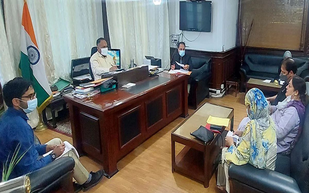 'Complete vaccination of college, university students, staff'