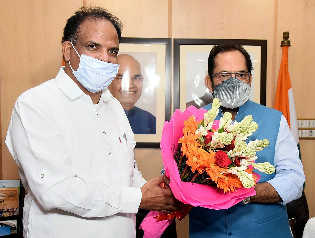 Union MoS for Minority Affairs John Barla holds interactions in Kupwara