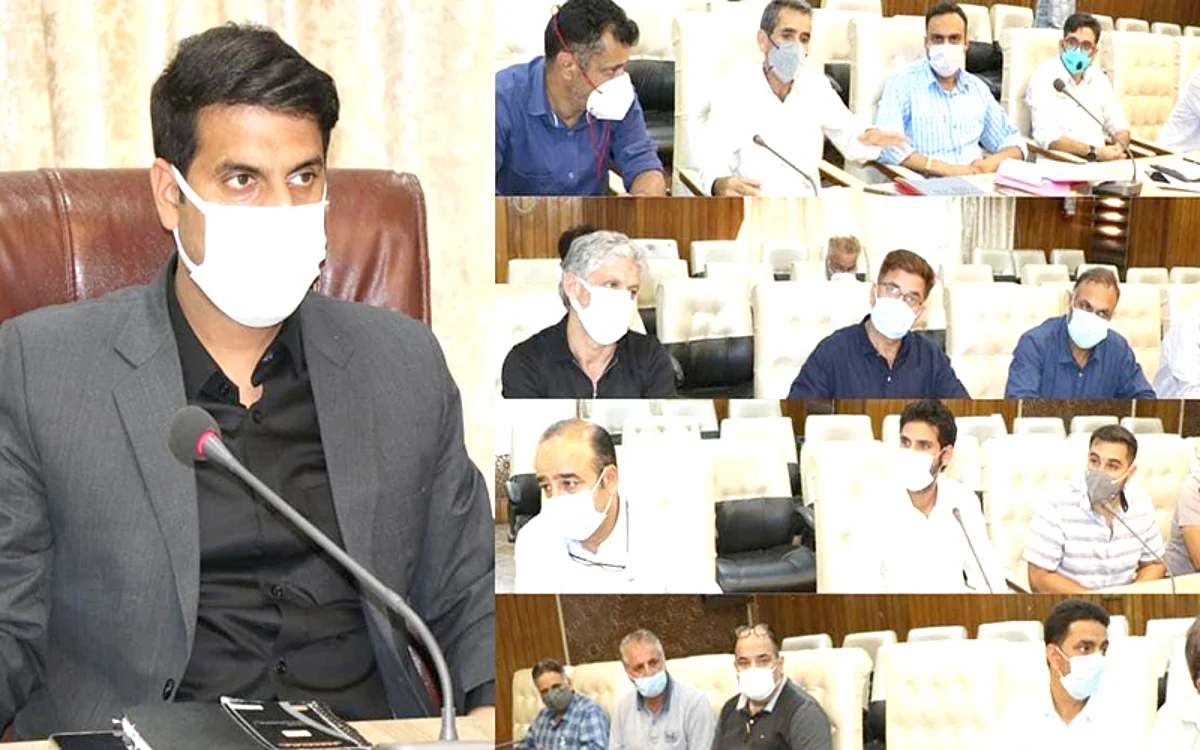 DC Srinagar reviews implementation of JKCCIP