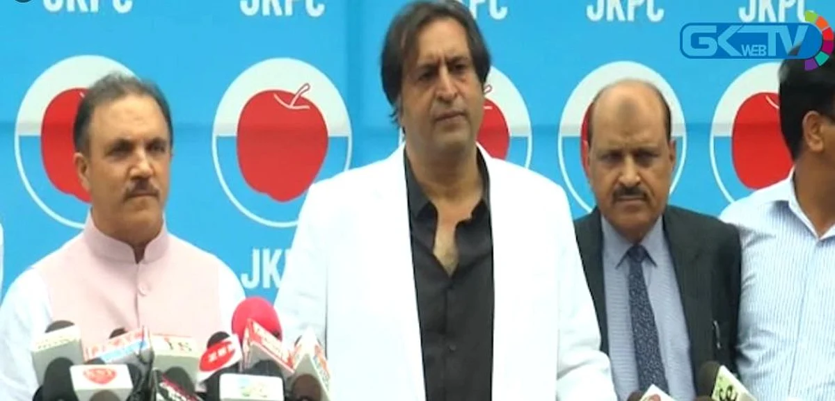While welcoming Parvez into the party fold, PC chairman Sajad Gani Lone said that he will play a key role in scripting JKPC's economic agenda for change.
