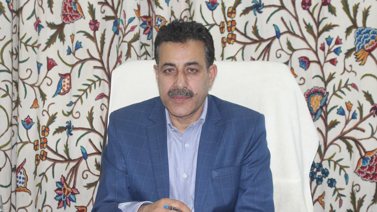 Prof Farooq Shah assumes charge as In-charge Vice Chancellor CUK