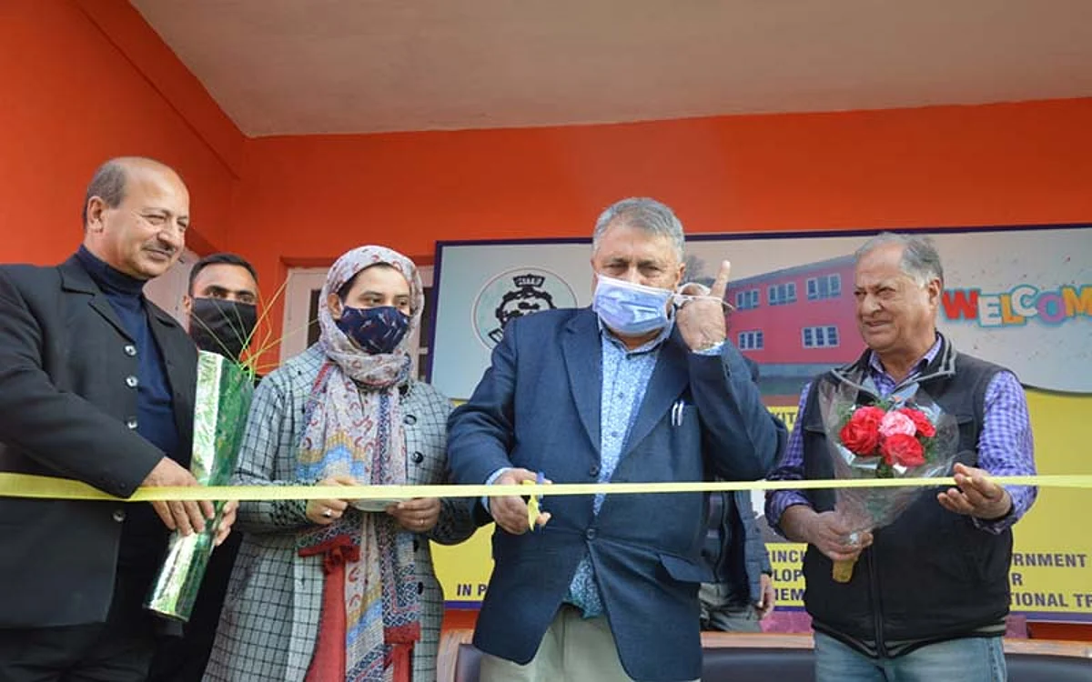 Samoon for thrust on imparting skilled knowledge
