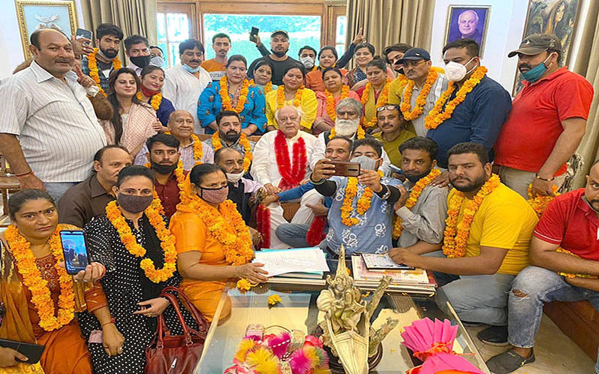 ‘Kashmiri Pandits from different parties join NC’