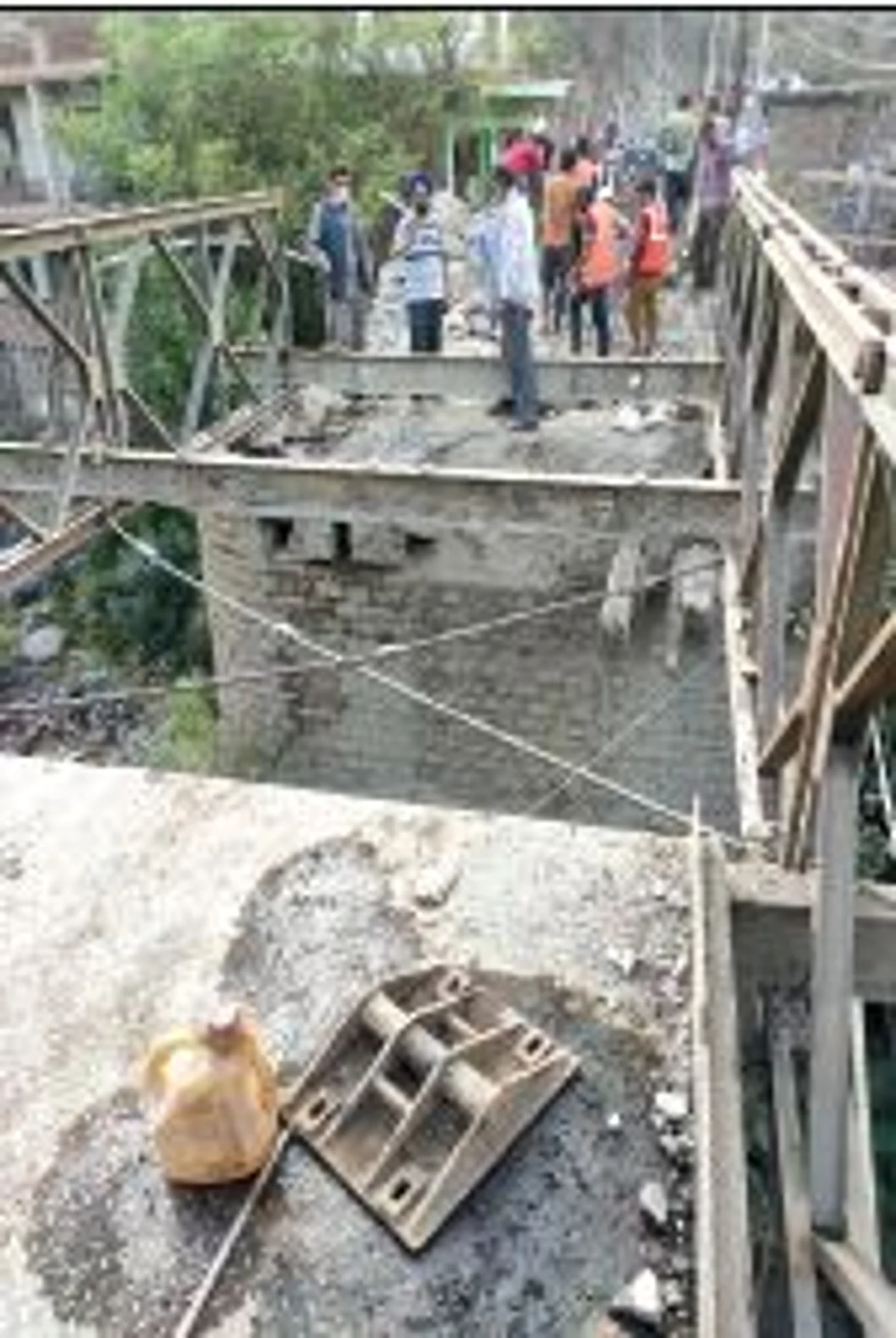 BAILEY BRIDGE REPAIR| Vehicular, pedestrian movement on Gool road suspended