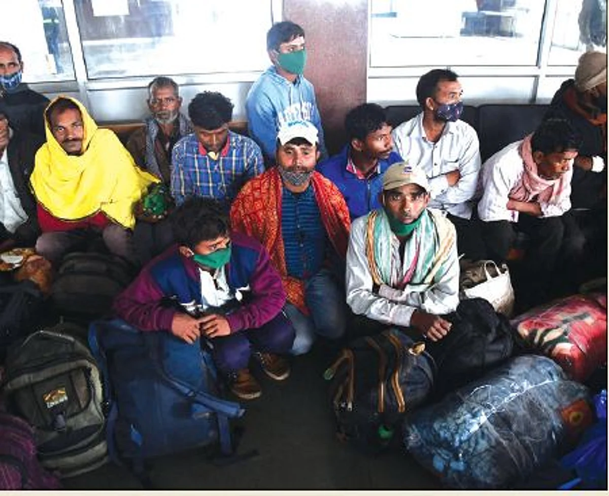 Financial miseries back home hold many non-local labourers in Kashmir
